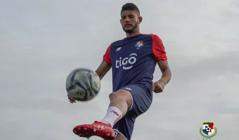 Thomas Christianse  con la tijera; Andrés Andrade pide confianza