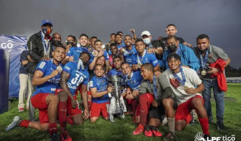 El 'Equipo del Pueblo' festeja su título en la LPF