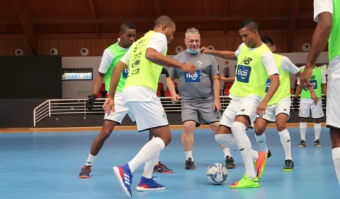 Panamá se fogueará en Brasil y España en futsal
