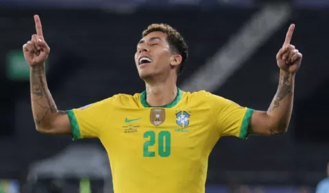 Brasil logra remontar y mantiene liderato