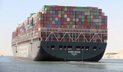 Ever Given  vuelve a navegar después de 4 meses retenido en Egipto