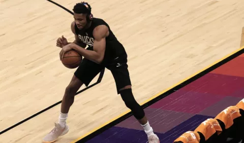 Antetokounmpo pide intensidad alos Bucks ante los Suns en la Serie Final de la NBA