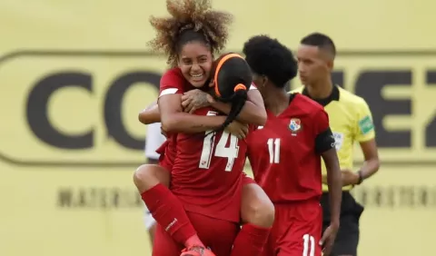 Panamá sin sudar  golea a dominicanas en fútbol femenino; 'Nacho' Quintana feliz
