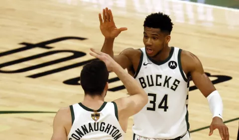 Bucks empata la Serie Final a los Suns; Giannis Antetokounmpo pide seguir creyendo