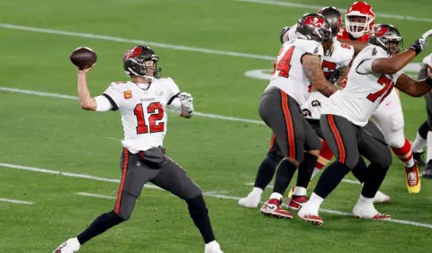 NFL pone nuevas reglas por vacunas a los equipos y jugadores