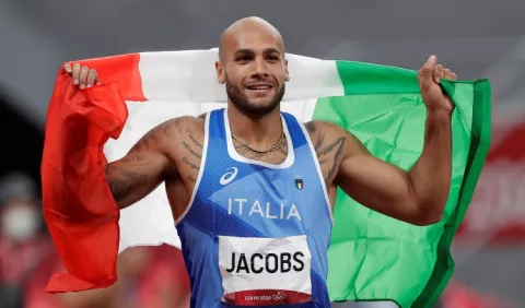 Italiano Lamont Jacobs es el nuevo rey de la velocidad al ganar los 100 metros