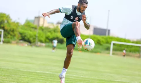 Universitario y 'Negrito' Quintero en duelo especial ante Sporting Cristal