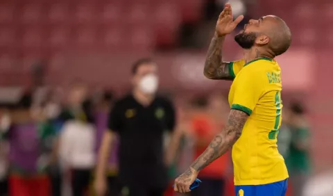 Dani Alves, capitán de Brasil, tendrá un duelo especial en la final olímpica ante España