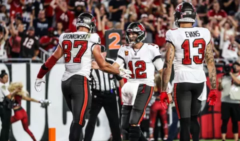 Tom Brady y Tampa Bay comienzan  la defensa del título de Super Bowl  a lo grande