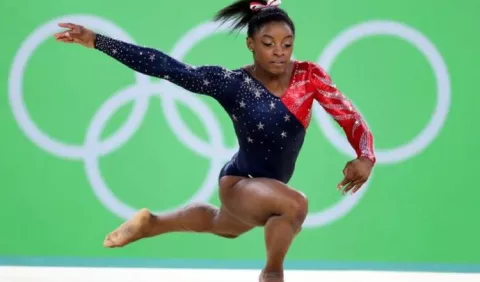 Simone Biles culpa a la federación de  Estados Unidos por los abusos sexuales 