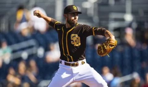 Padres de San Diego reactivan a 'Javy' Guerra en las Grandes Ligas