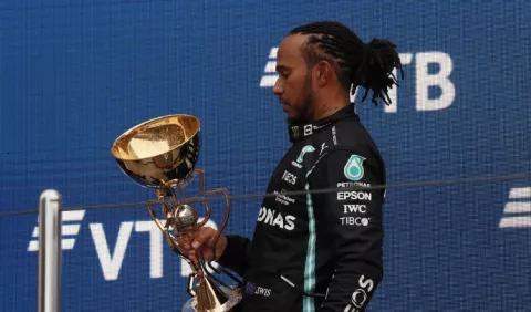 Lewis Hamilton se lleva el Gran Premio de Rusia