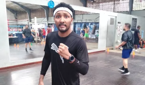 Anselmo 'Chemito' Moreno cerca del peso para su pelea contra el colombiano Walberto Ramos
