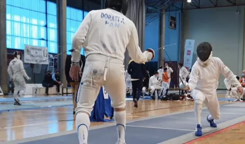 Arturo Dorati, concentrado en torneos de Europa en esgrima