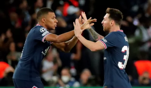 Messi y Mbappé salvan al PSG de un mal partido