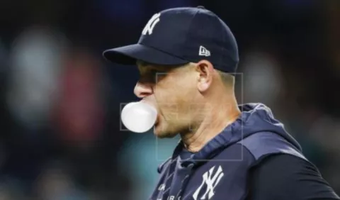 Yanquis de Nueva York sigue con Aaron Boone en el banquillo