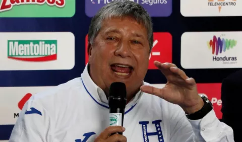 Hernán 'El Bolillo' Gómez llega ilusionado a Honduras y mira a Panamá