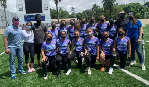 Las Diablitas se llevan el título del flag football Live United de la PTYFLAG 