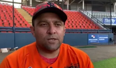 Carlos Trompo' Muñoz elegido Director del Año 2021 en el béisbol mayor