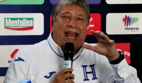 Hernán 'El Bolillo' Gómez y Honduras, en apuros para juego ante Panamá