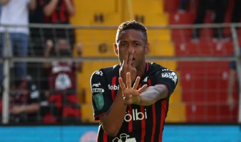 Gabriel Torres clasifica al Alajuelense a la final en Costa Rica