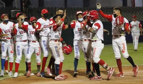 Béisbol  juvenil panameño con fecha de cumpleaños para iniciar