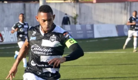 Tauro y Herrera quieren besar el título del Clausura 2021 de la LPF