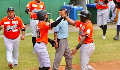 Astronauta defenderán liderato en el Rod Carew