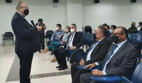 Sistema de salud tiene los recurso, falta voluntad política