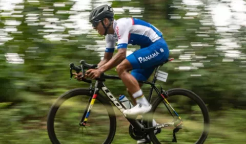 Nehemías Guerra marca el camino en la Vuelta de la Juventud 2022
