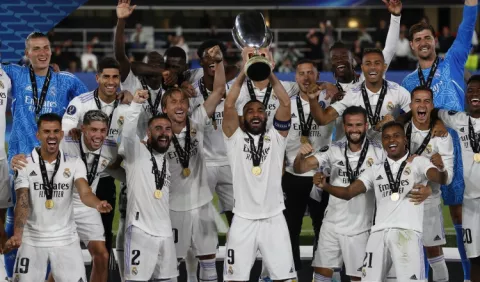 Real Madrid  levanta la Supercopa y va por más