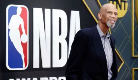LeBron  James  tras récord de Abdul-Jabbar