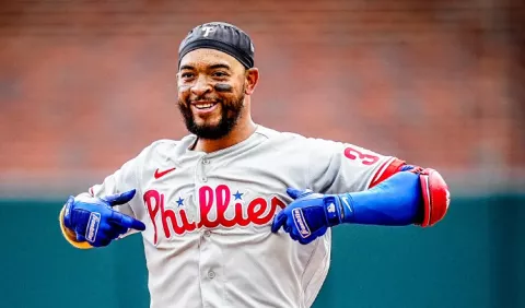 Filis y Edmundo Sosa pegan primero a los Bravos de Atlanta en las Grandes Ligas