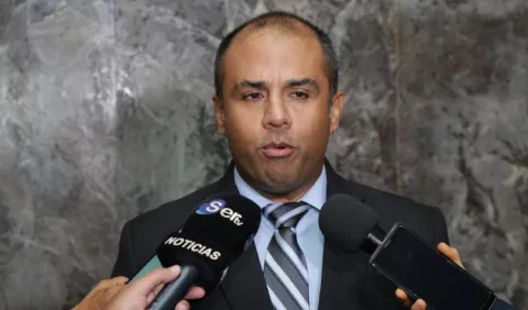 Exigen cuentas a administrador de la Autoridad Marítima 