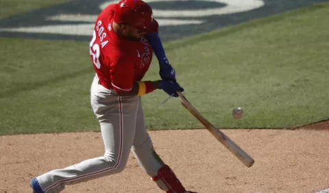 Edmundo Sosa con tarde aceptable, pero Padres empatan la serie