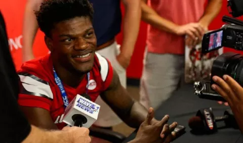 Lamar Jackson supera a Jalen Hurts como el mejor pagado