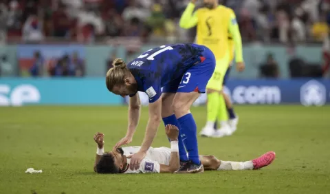 Iraníes reciben la derrota frente a Estados Unidos con gritos contra el Gobierno