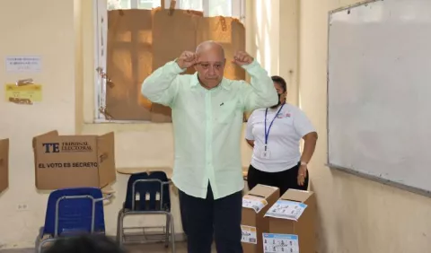 Votos en blanco marcan elección de José Gabriel Carrizo