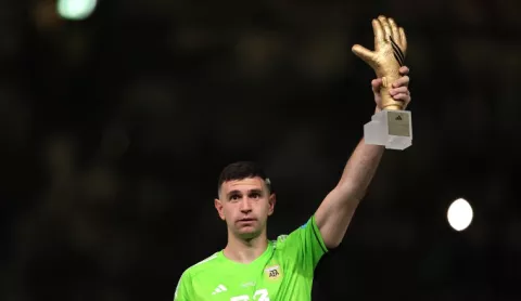 Argentinos  sufren, pero alzan la Copa de Qatar 2022 