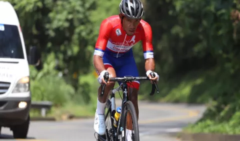 Christofer Jurado sufre una caída y se retira de la Vuelta a Costa Rica