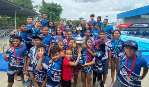 Tigres de La Chorrera se llevan el título en la natación