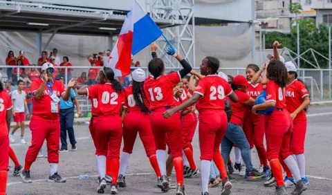 Panamá corona en sóftbol y béisbol en Juegos de Codicacer