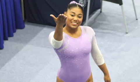 Hillary Heron, gana oro, plata y bronce en Sudamericanos