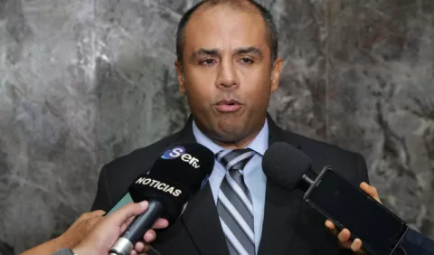 Administrador de la AMP detrás de contrato por $95 millones