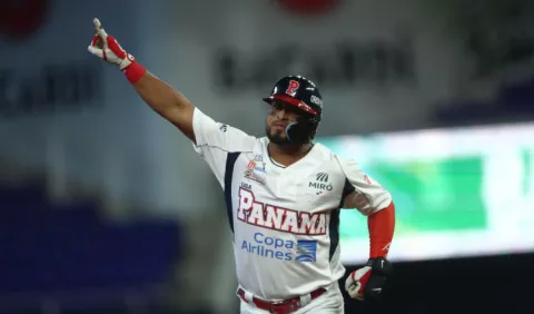Panamá con remontada y pega a México