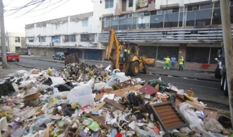 Trabajadores de Autoridad de Aseo extienden paro de labores 