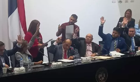 Diputados deciden no subir edad de jubilación y aumentan aporte estatal
