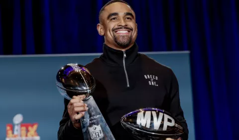 Jalen Hurts es un  MVP de película