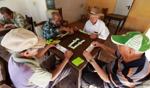 ¿Por qué los jubilados siguen trabajando a pesar de alcanzar la edad establecida?