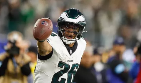 Saquon Barkley cierra contrato récord con Eagles 